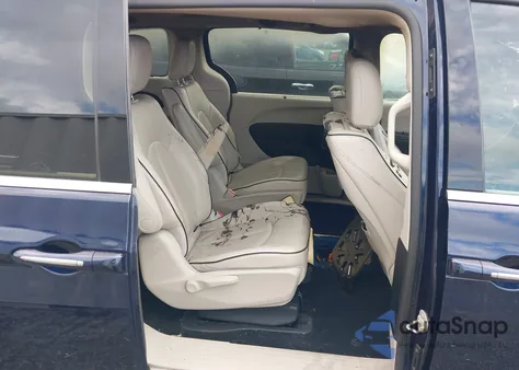 2018 Chrysler Pacifica Hybrid Limited z USA, uszkodzony, nr VIN 2C4RC1N70JR168562